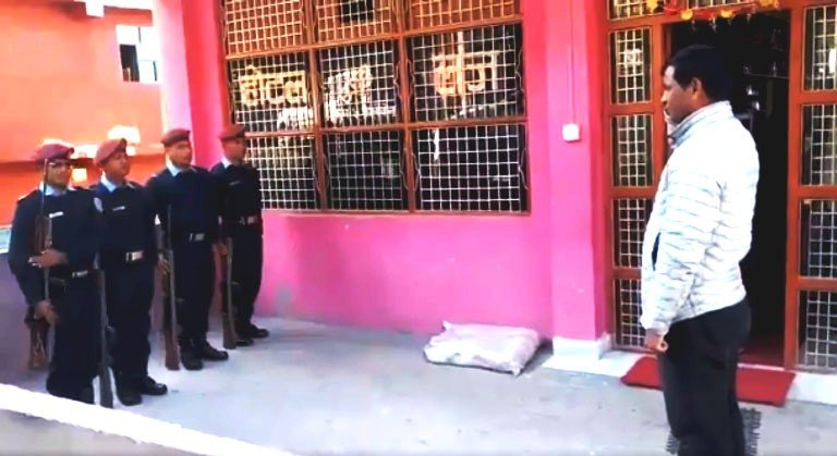 मन्त्रीहरुको सलामी मोह